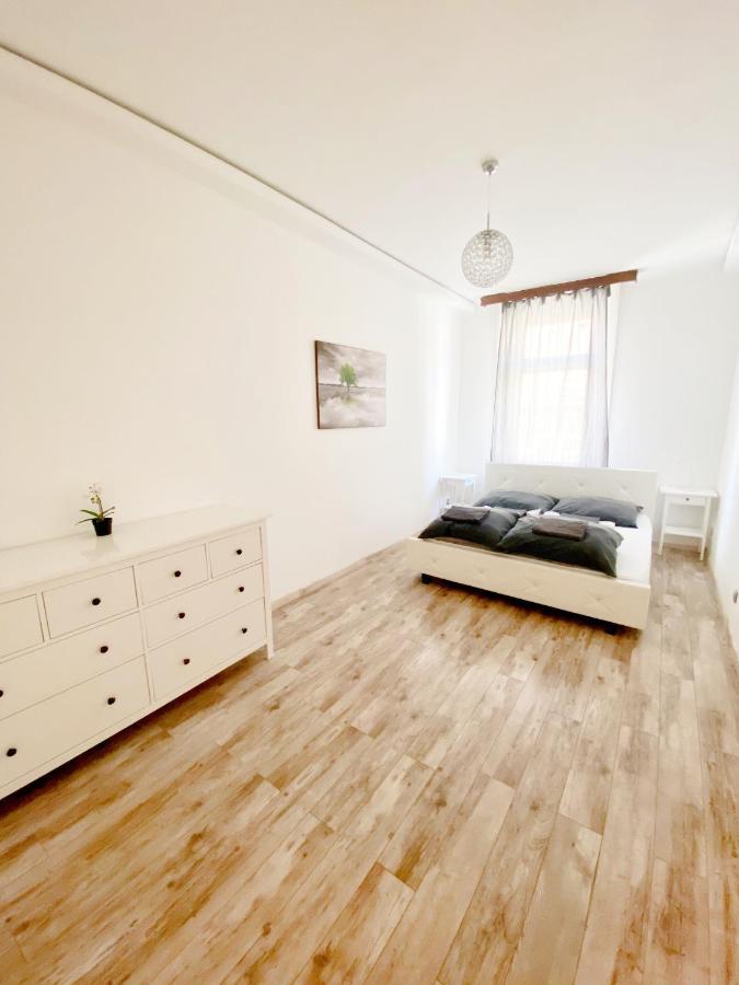 Luxury Apartment In The Centre Ac Parking Garden Budapest Exterior foto